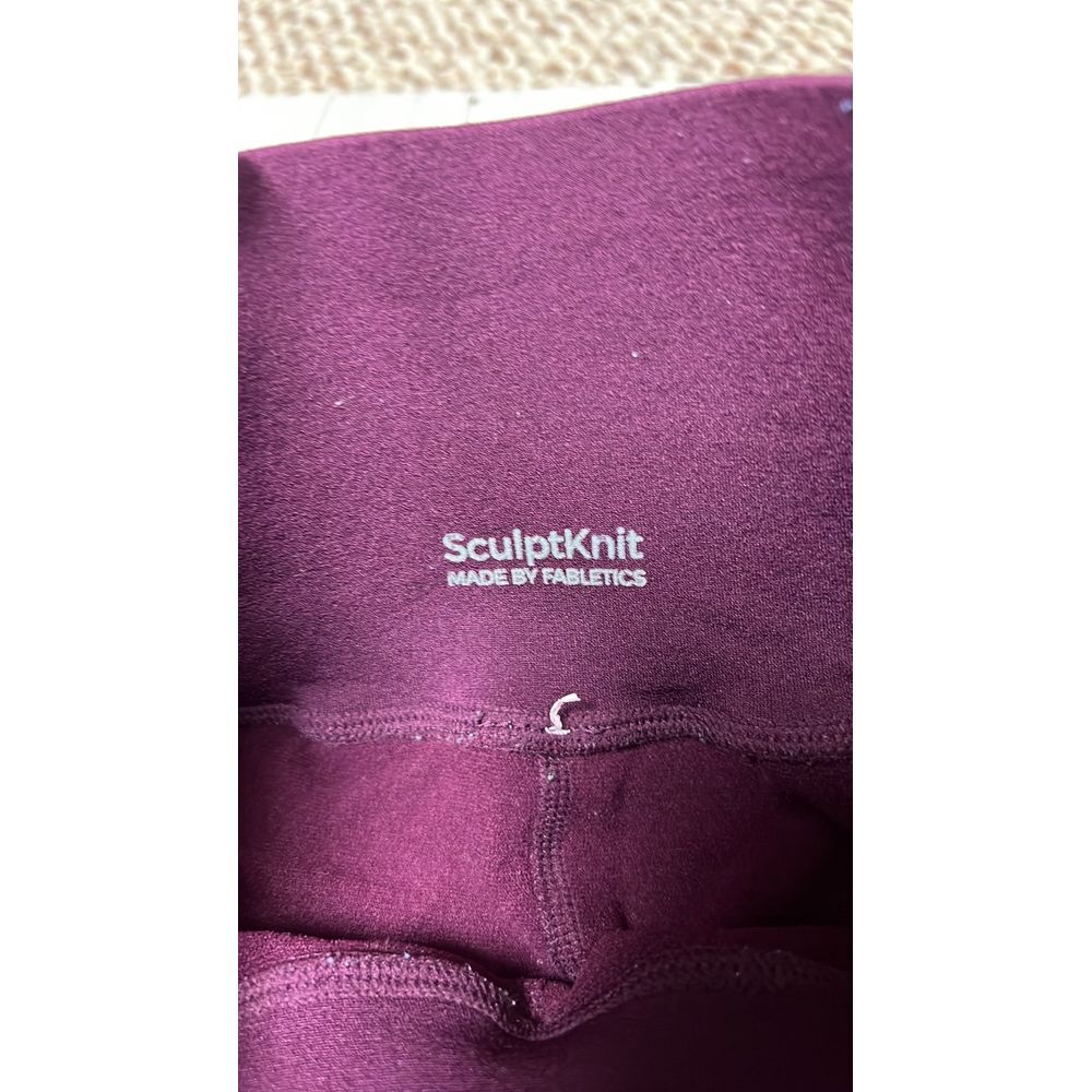 Fabletics - Picture 2 of 5